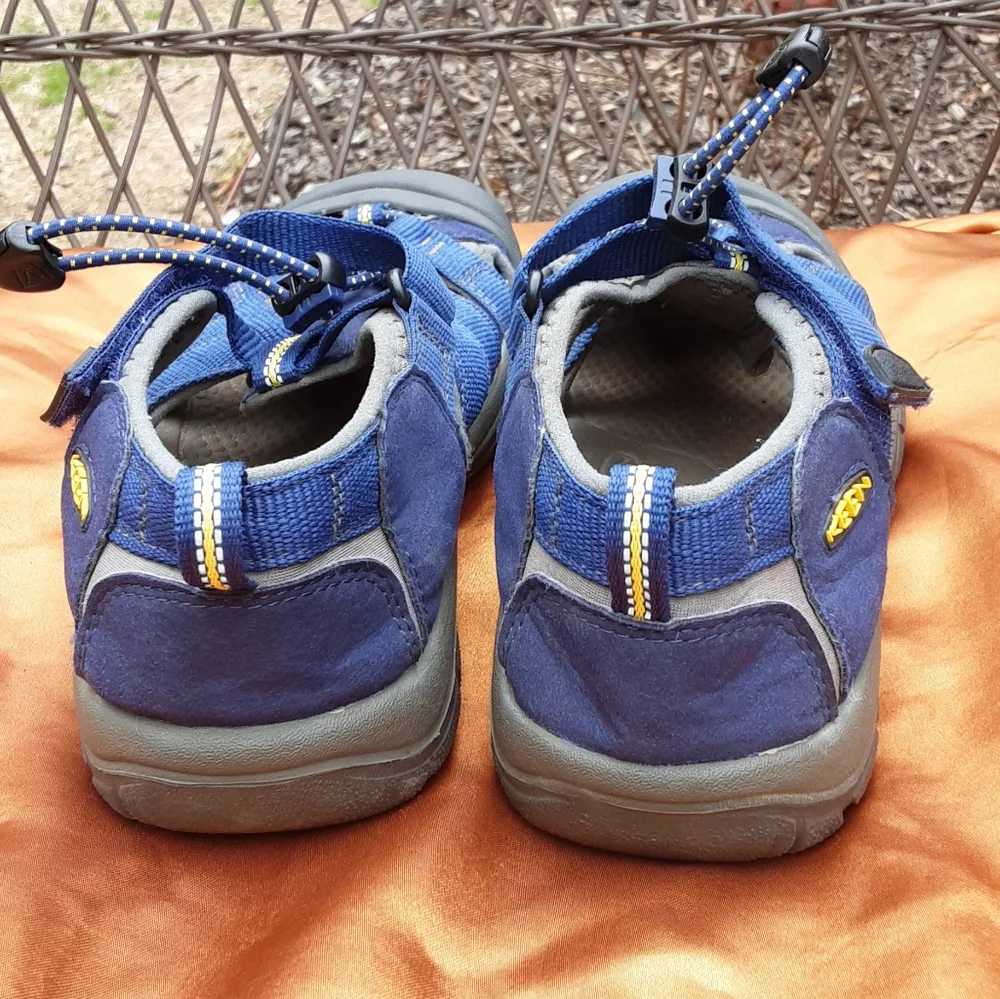 Keen women outdoor