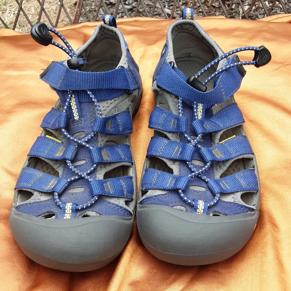 Keen women outdoor