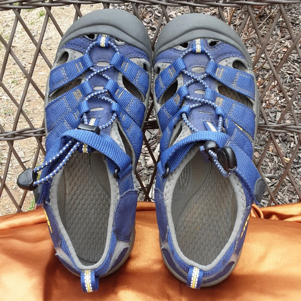 Keen women outdoor