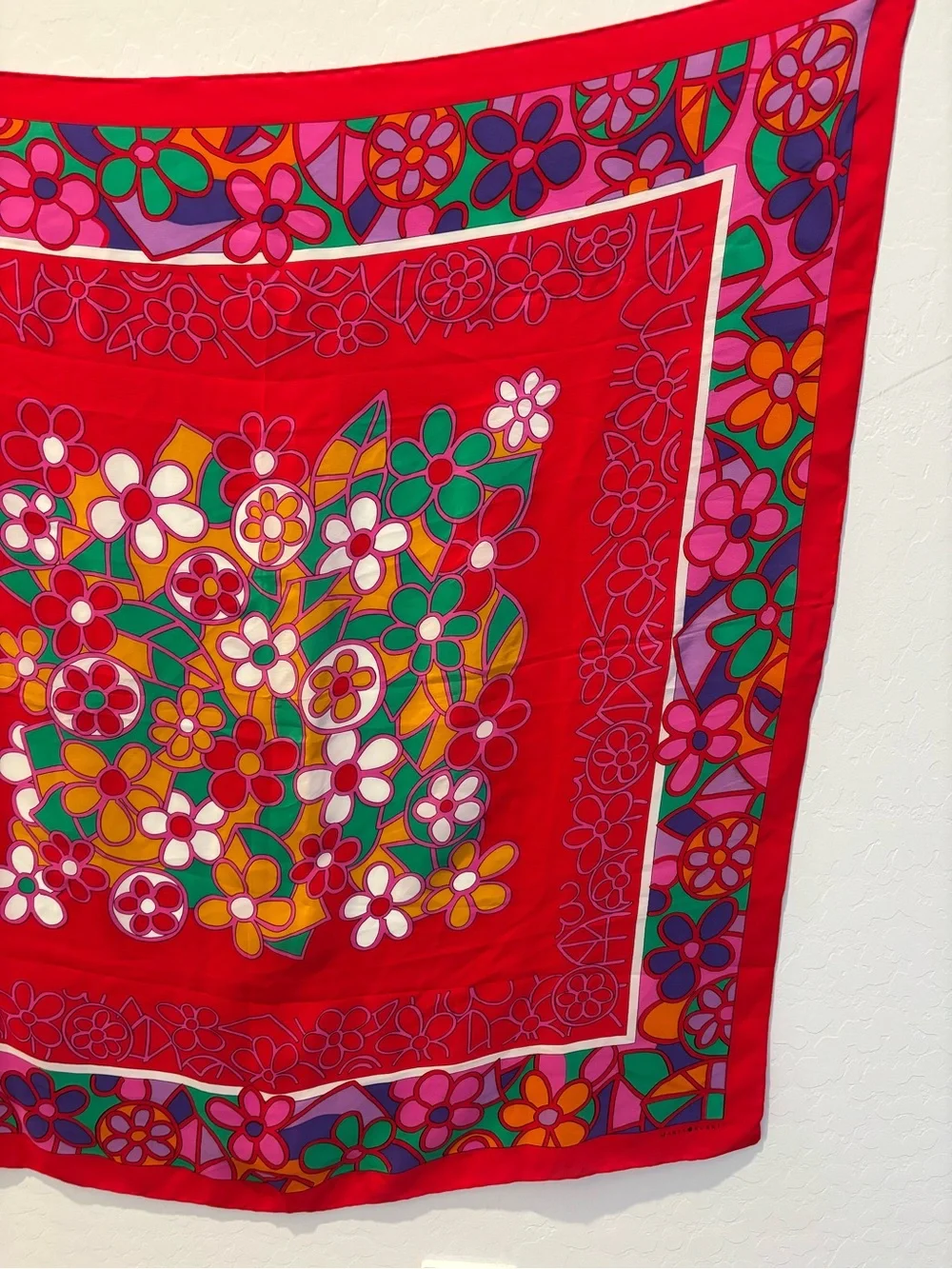 Marja Kurki vibrant red