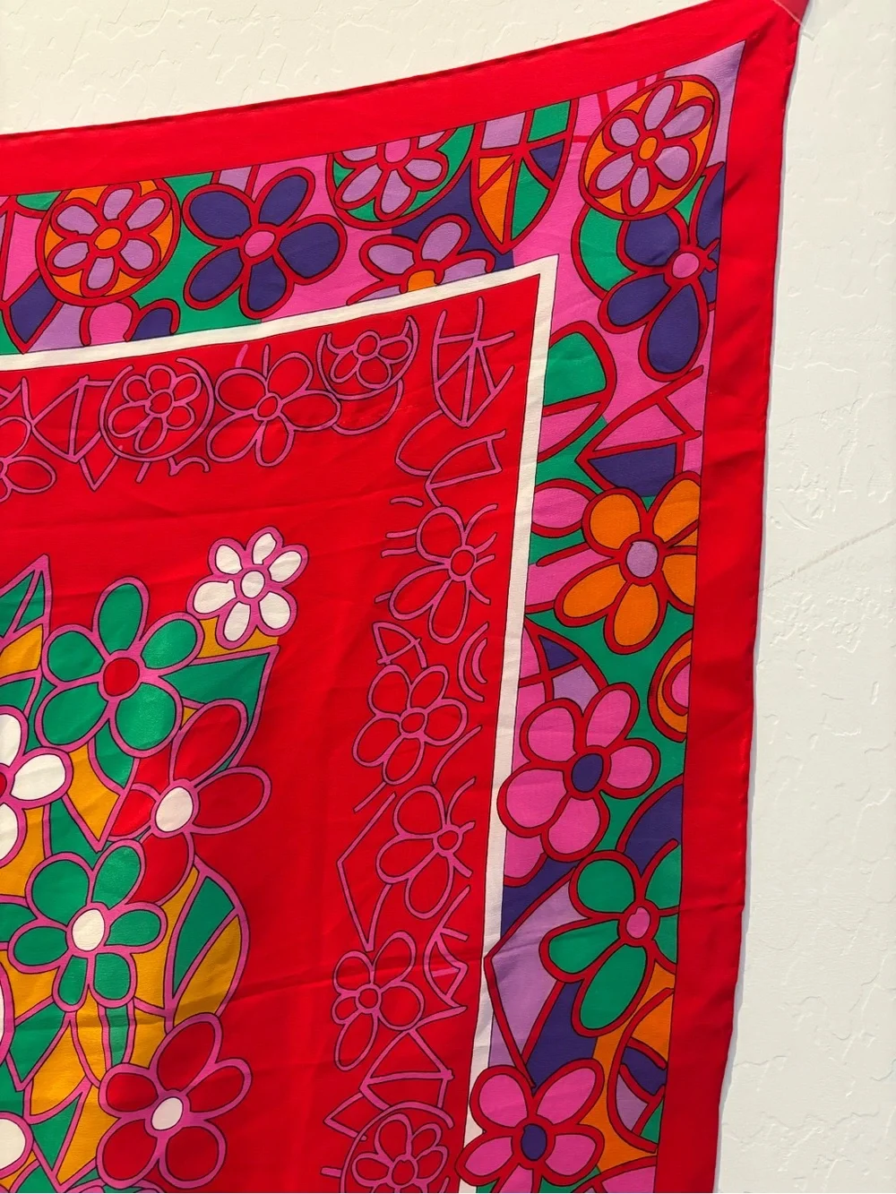 Marja Kurki vibrant red