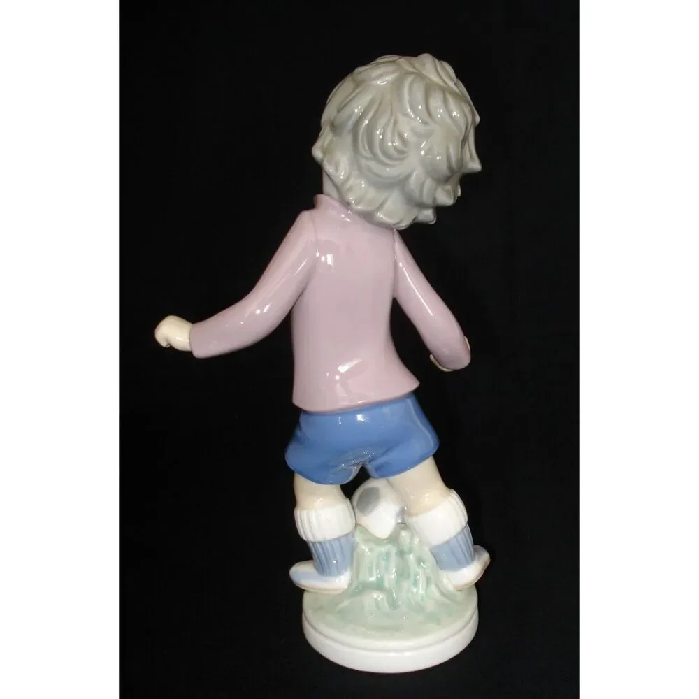 Lladro glazed finish