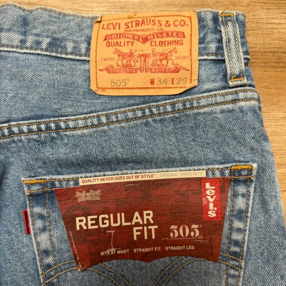 Levis so sit can