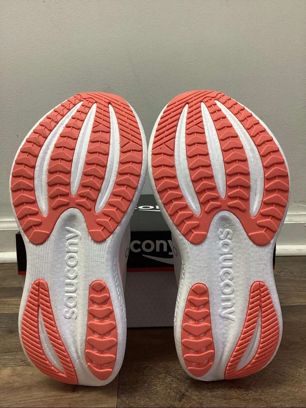 Saucony women’s triumph