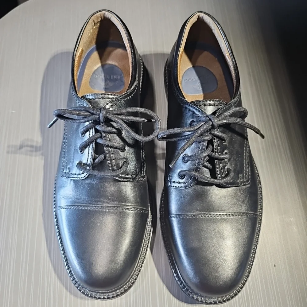 Dockers Gordon 90-2214 Mens 9M Black Oxfords & Lace Ups Cap Toe Shoes NWOT Cond.