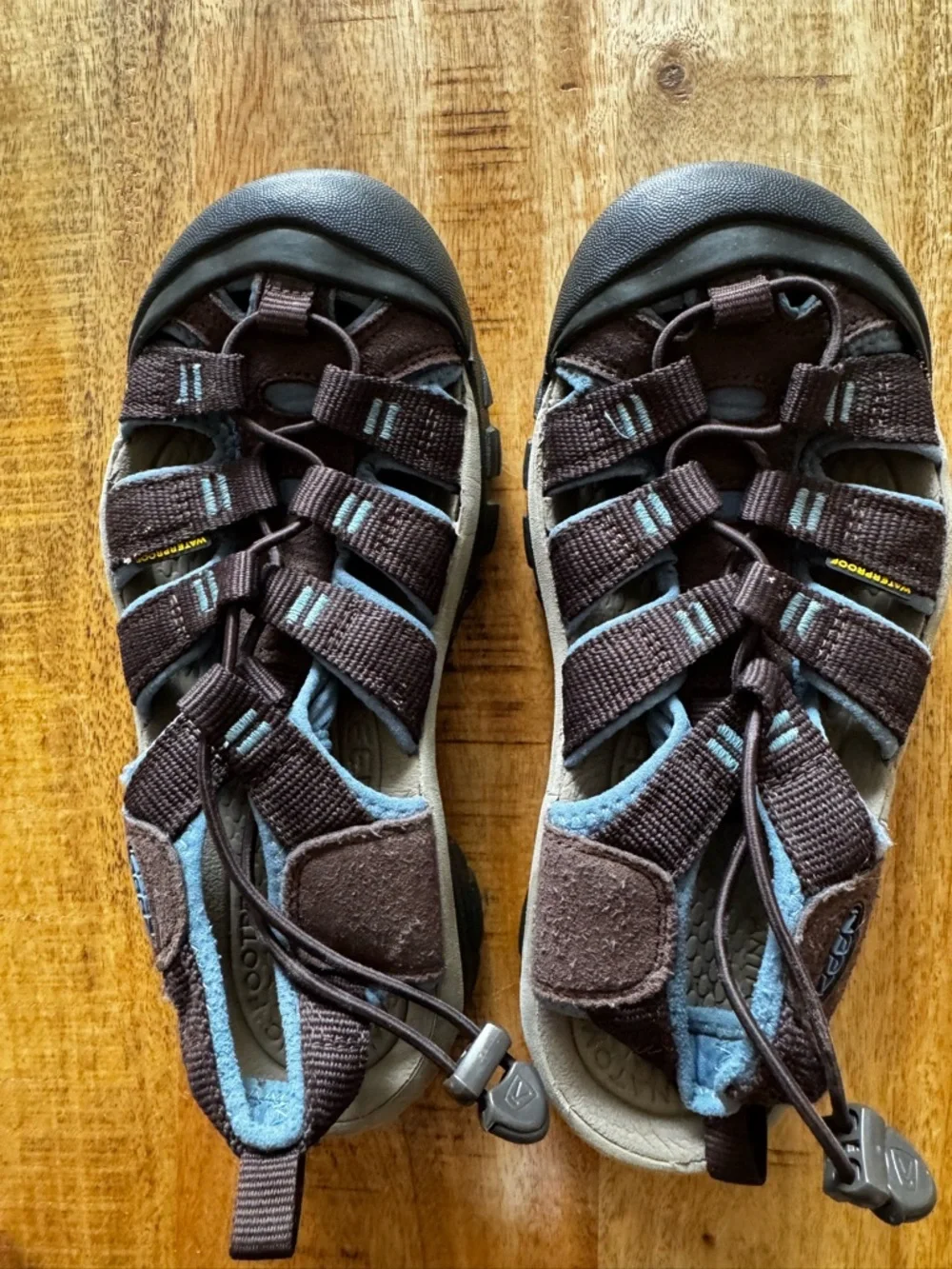 KEEN Women's Newport H2 Closed Toe Water Sandals, Mulch/Quiet Harbor, 6 US EUC
