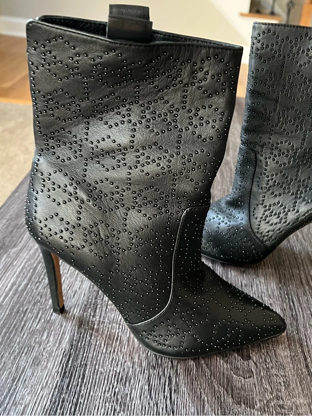 Vince Camuto vince camuto