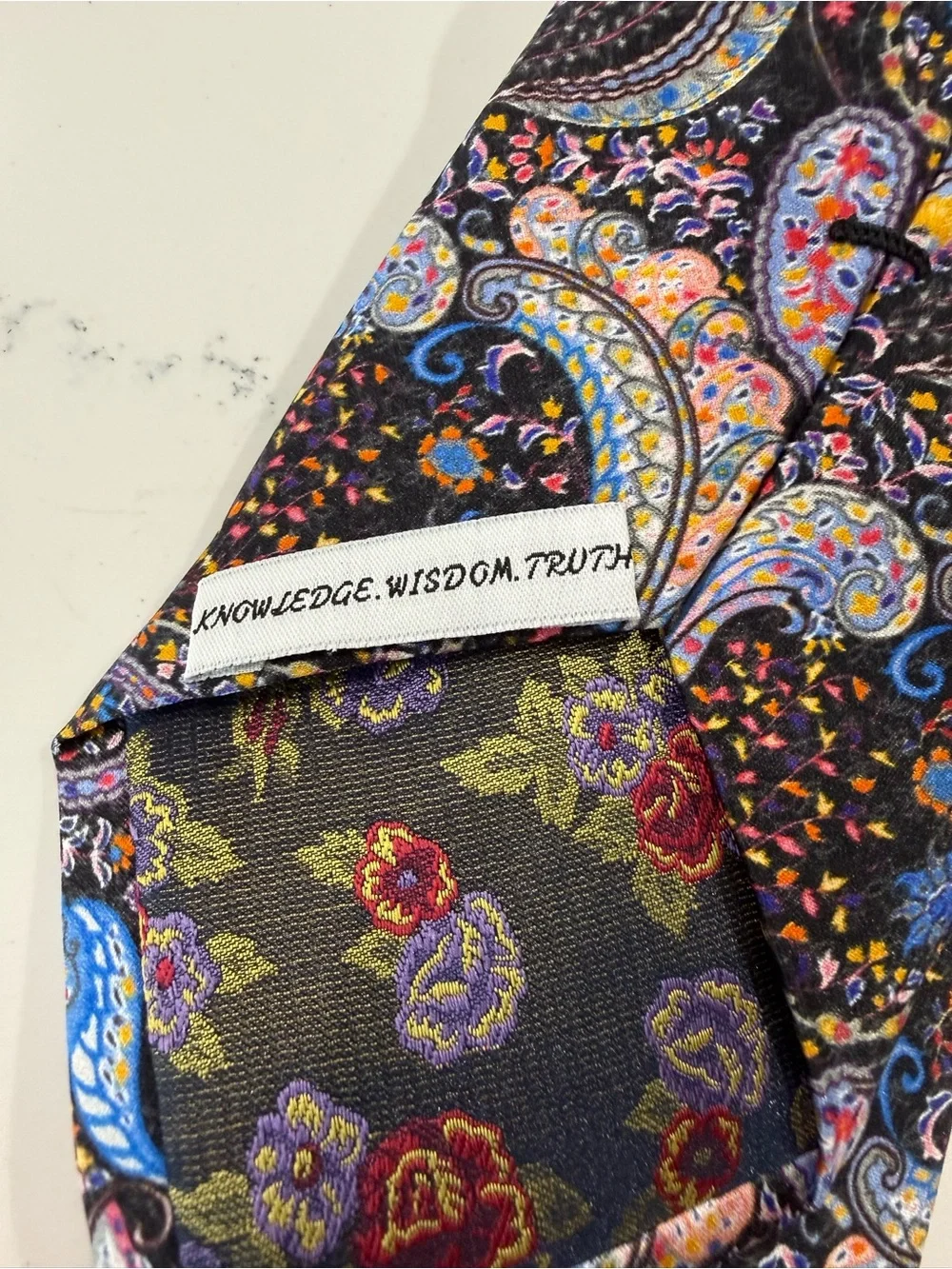 Robert Graham nwot ships