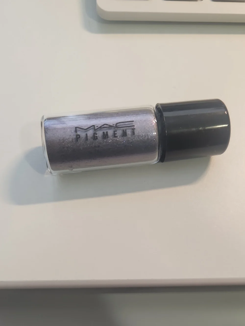 MAC Cosmetics Loose Pigment Eyeshadow - Shimmering Lilac Silver