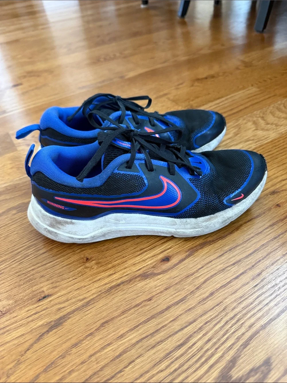 Nike cosmic runner