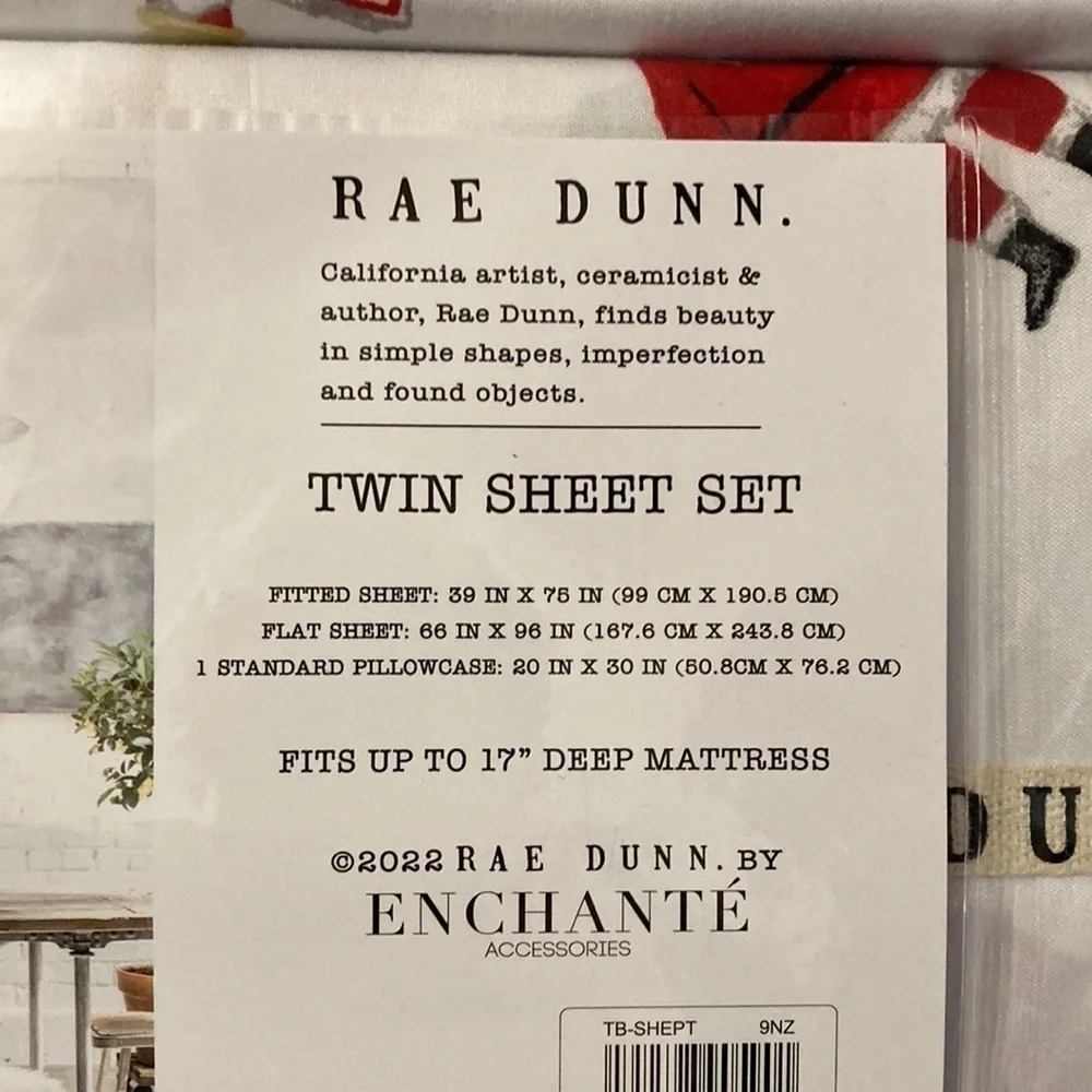 NWT Rae Dunn NORTH POLE SANTA AND MRS CLAUS TWIN CHRISTMAS SHEET SET