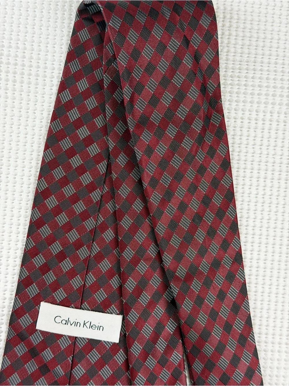 Calvin Klein refined diamond