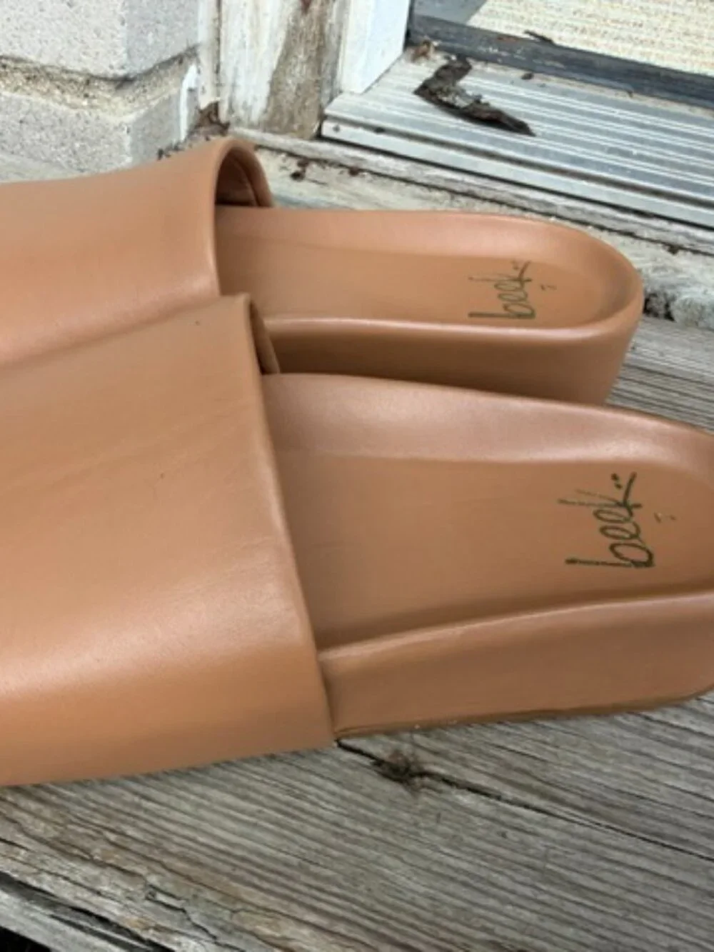 Beek Pelican Slide Sandal Sz 7  NEW