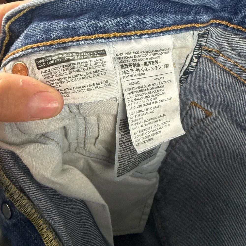 Levis item good