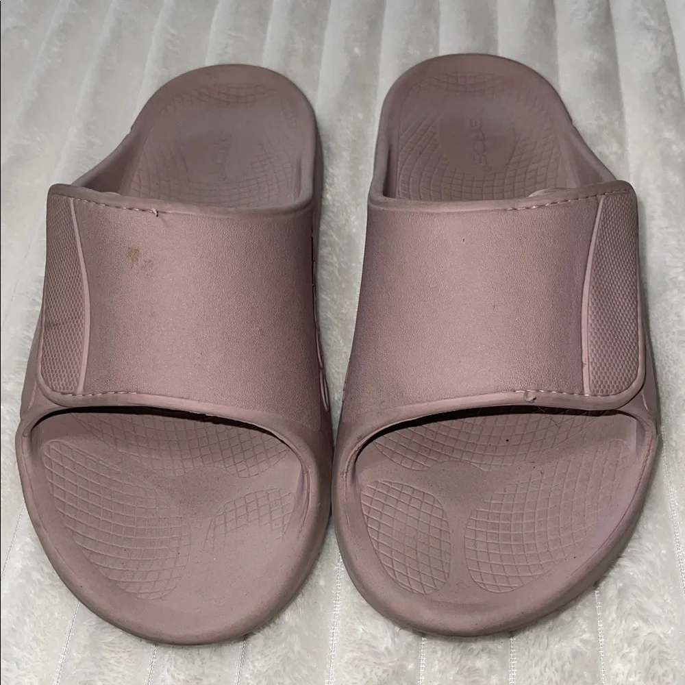 OOFOS stylish mauve