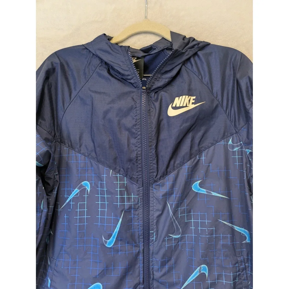 Nike style windbreaker