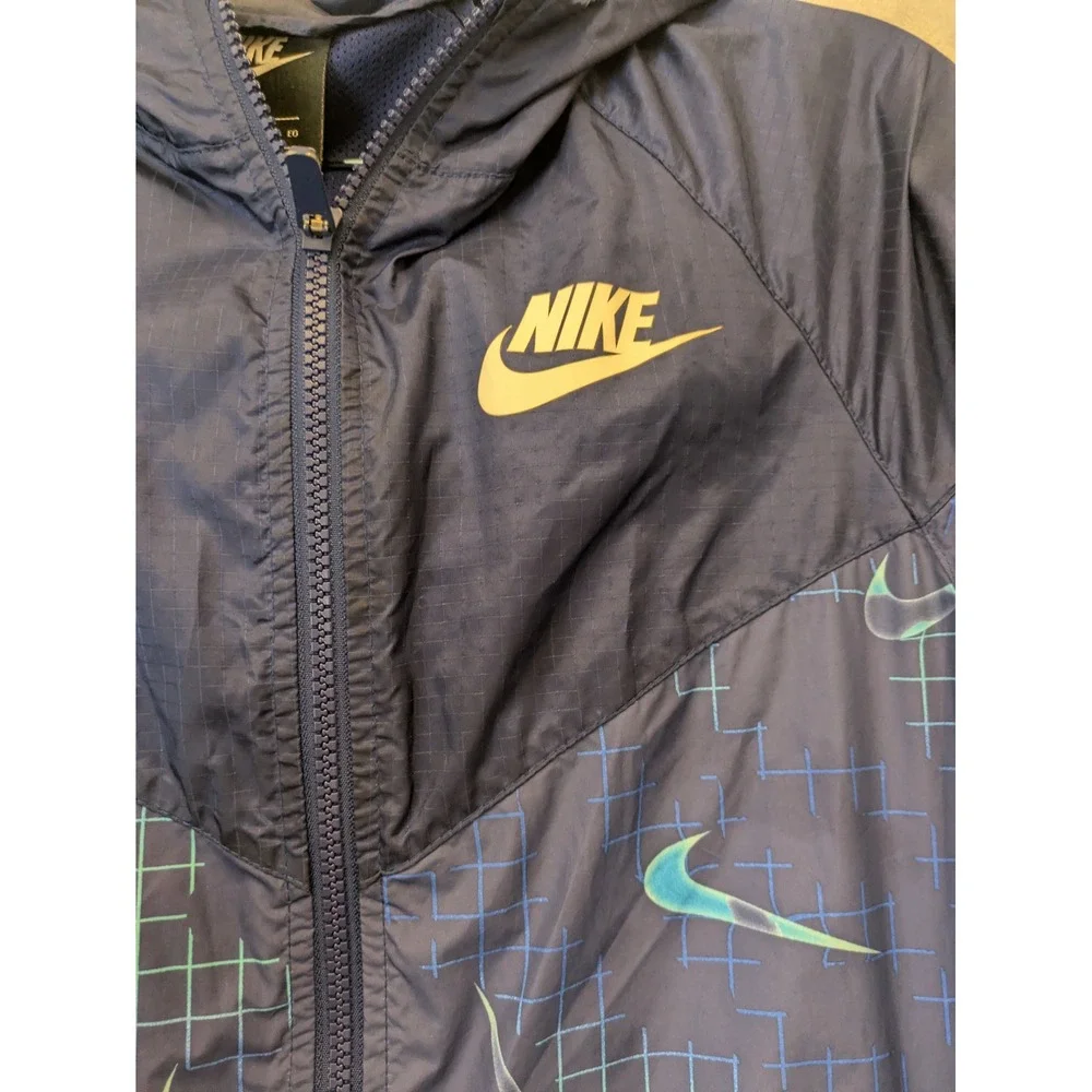 Nike style windbreaker