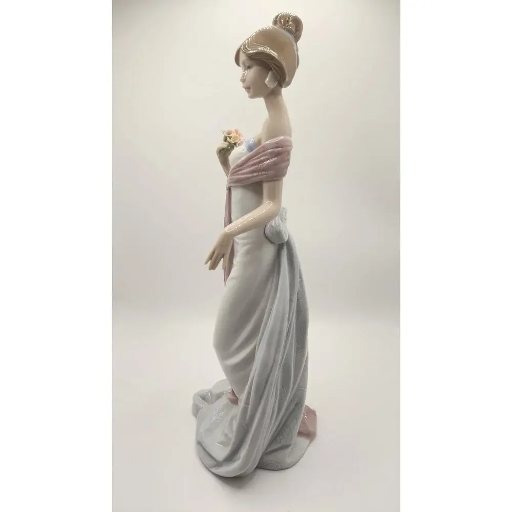 Lladro details brand