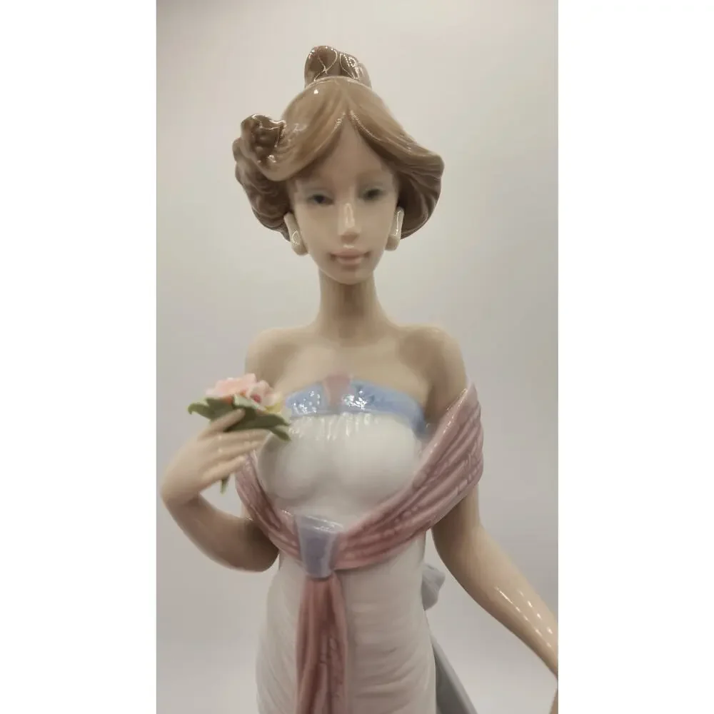 Lladro details brand