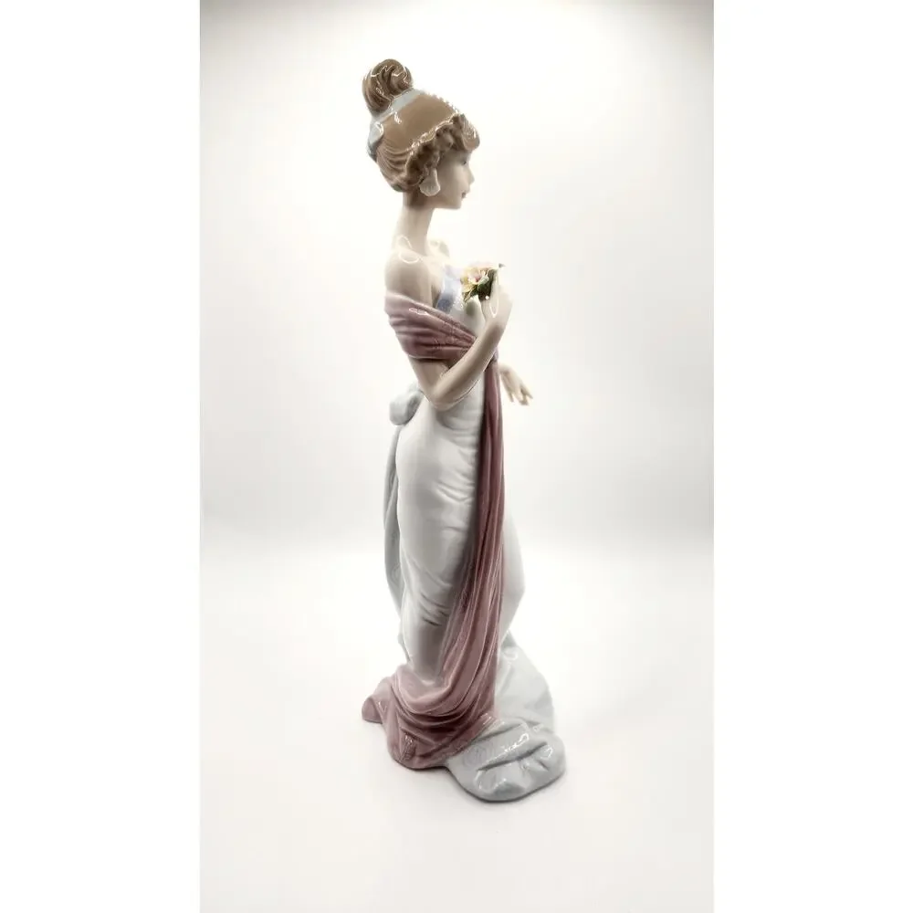 Lladro details brand