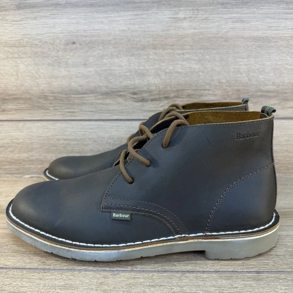 Barbour siton desert