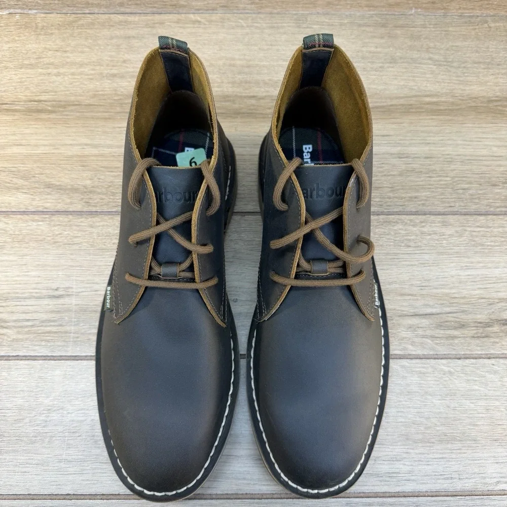 Barbour siton desert