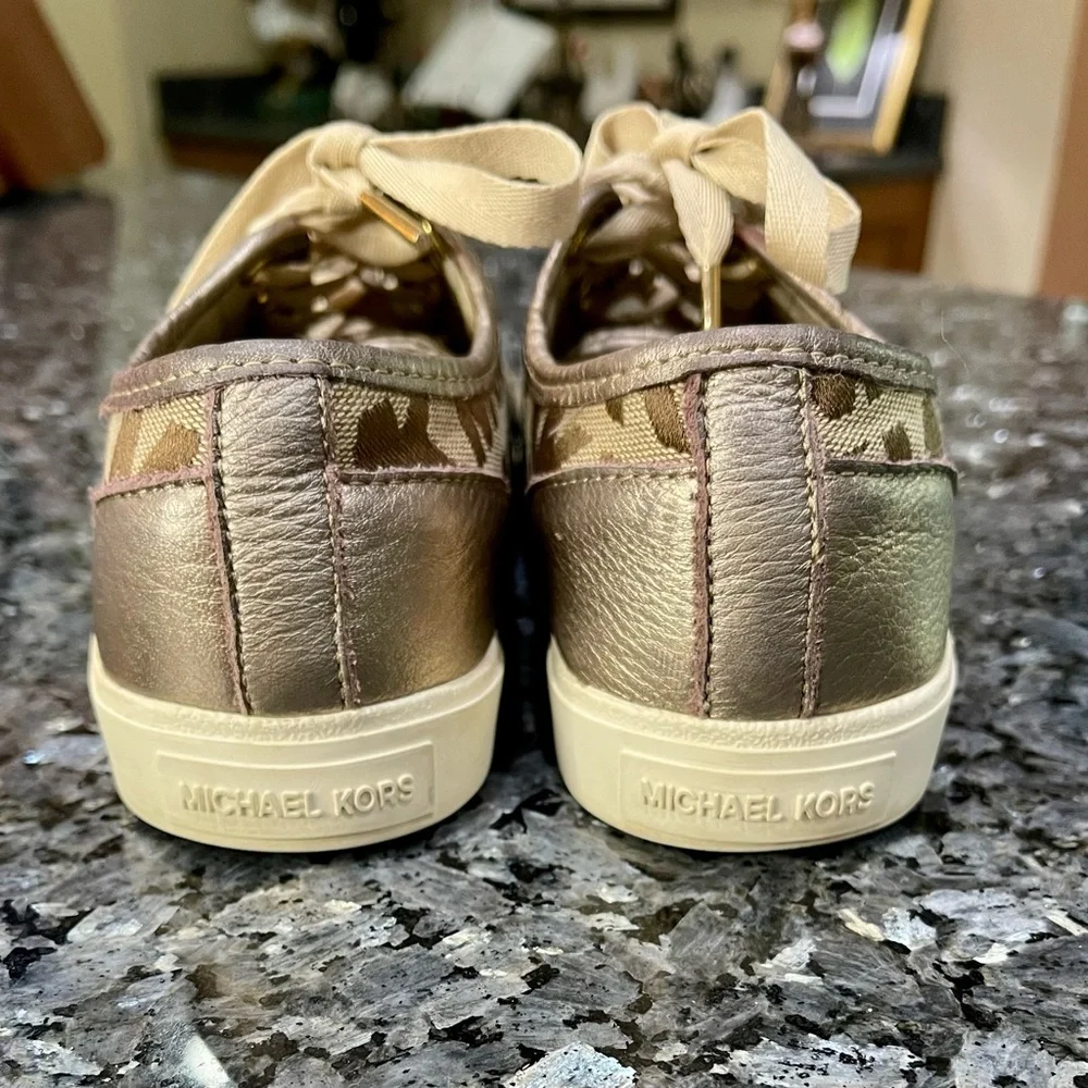 Michael Kors step out