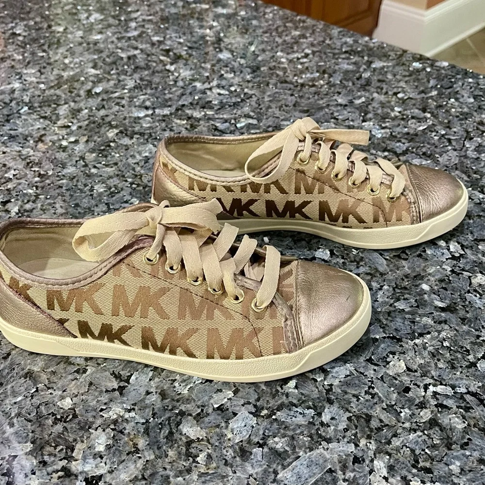 Michael Kors step out