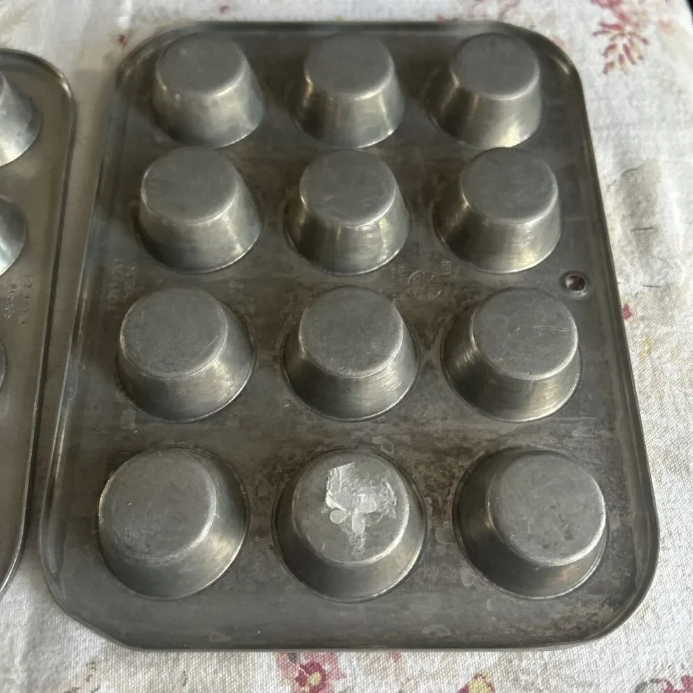 Vtg Wear Ever Mini Muffin Tin Pan Aluminum Tart Cupcake 12 Holes 1 3/4”USA