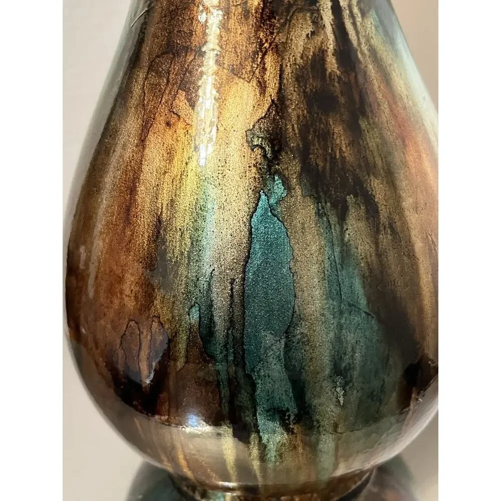Unbranded multicolor glass