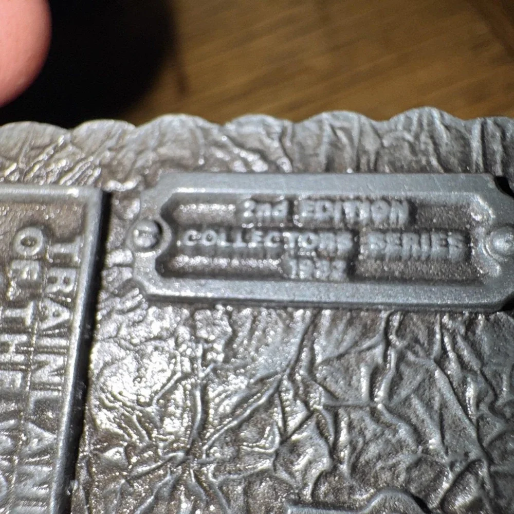 The Unbranded Brand buckle adult