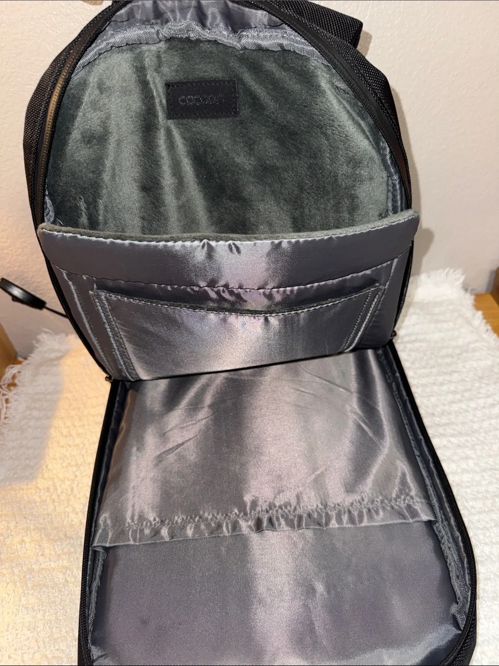 Cocoon sleek black
