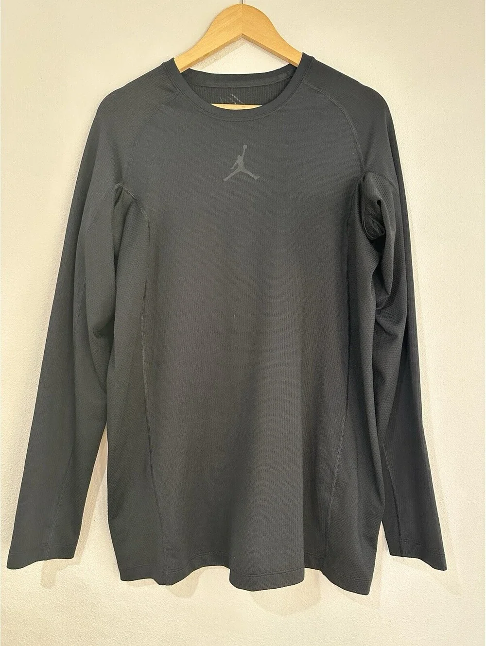 Jordan dry look tonal