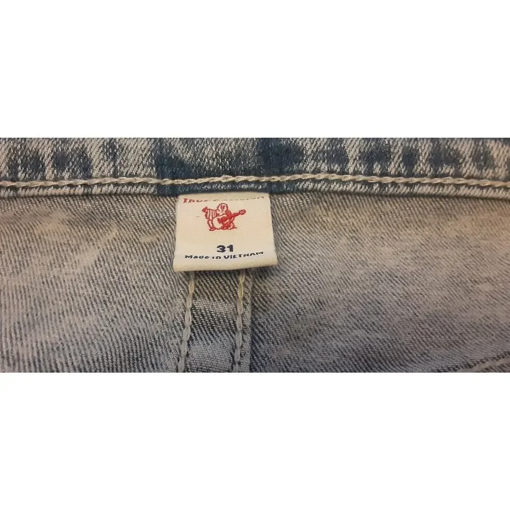True Religion Geno Mens 31 Jeans Relaxed Slim Acid Wash Blue w/Red‎ Embroidered