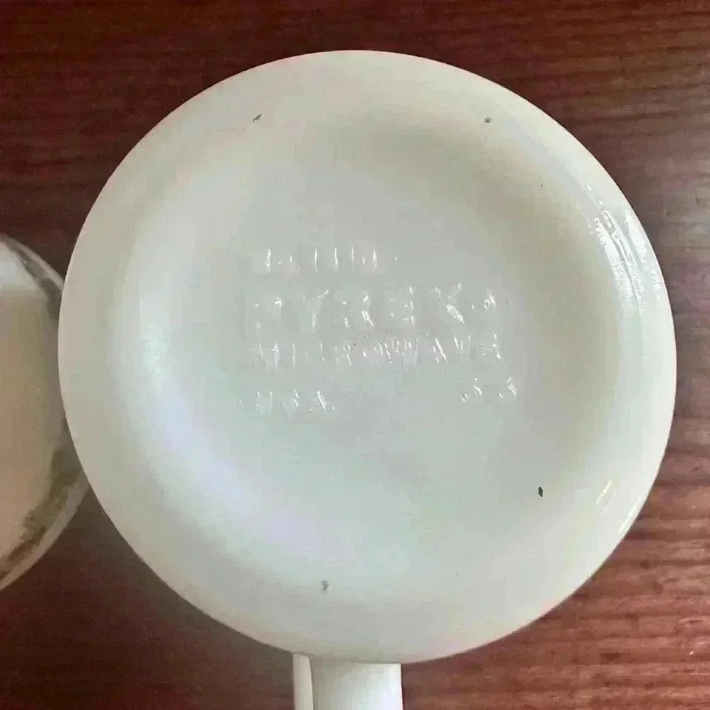 Pyrex excellent includes