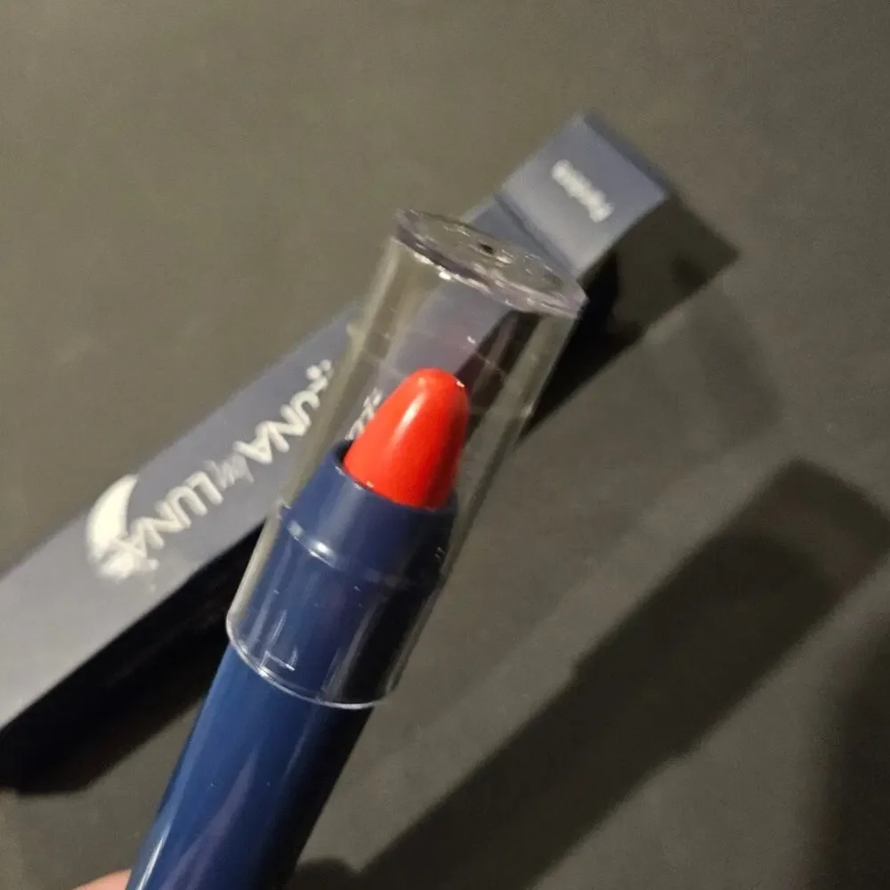 Luna by cosmetics