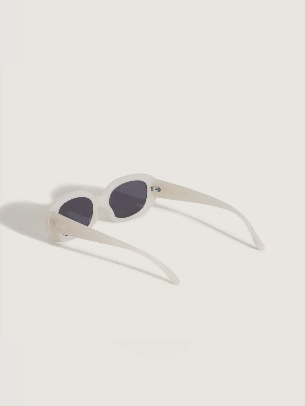 Vans wheeling sunglasses