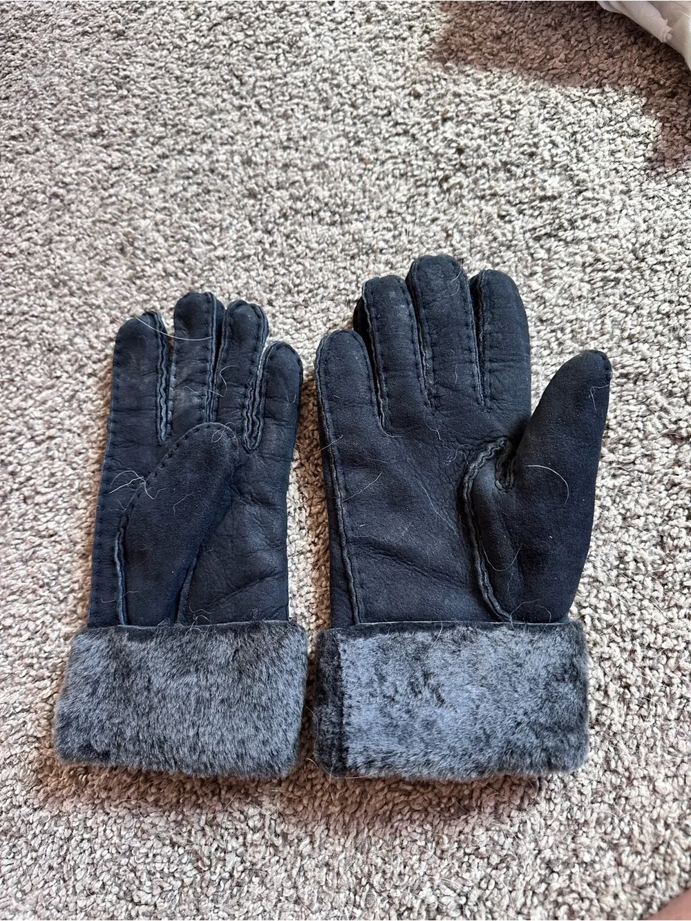 UGG leather gloves