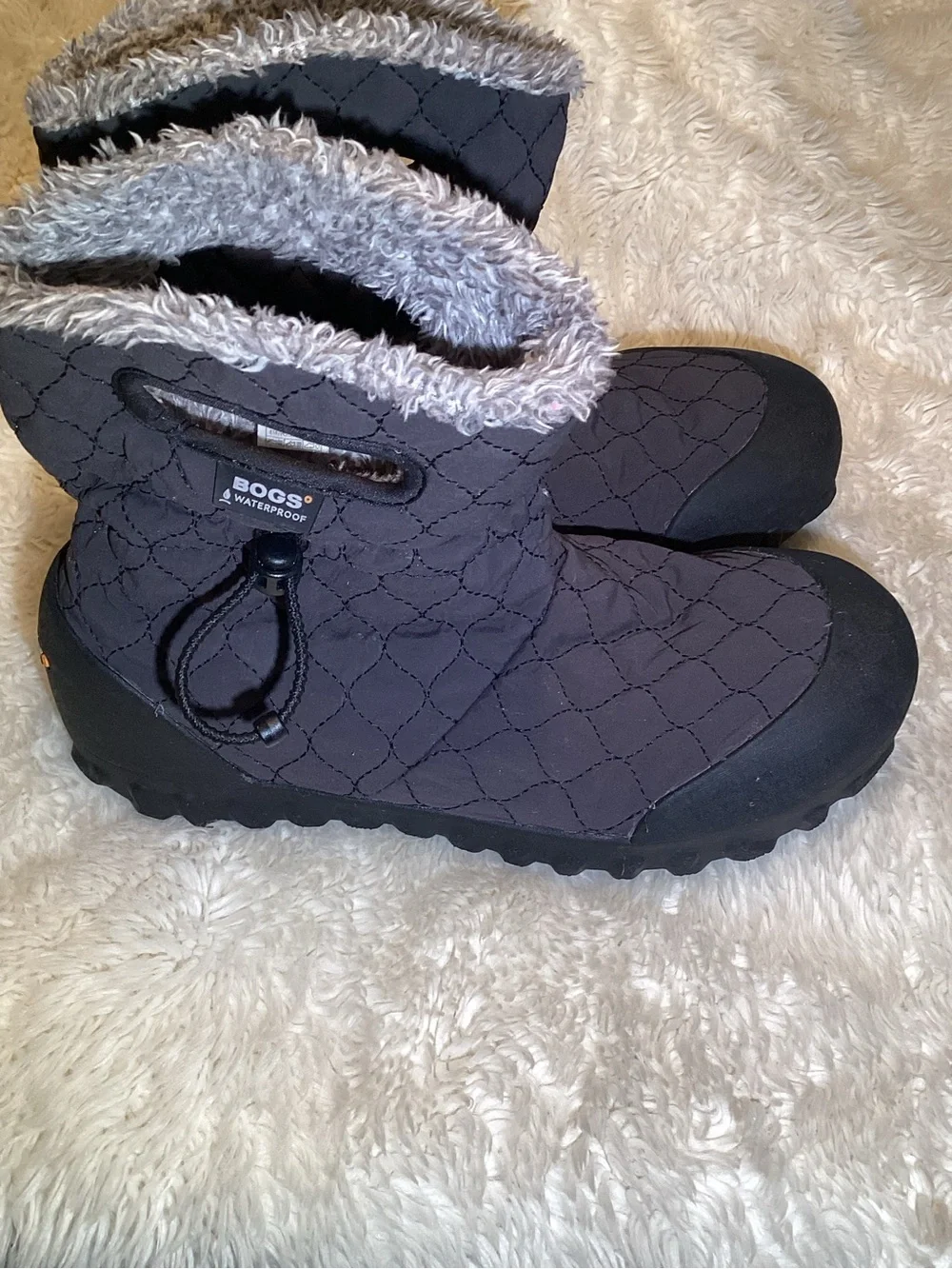 BOGS Women's Quilted Ankle Winter Boots in Charcoal Gray size 8