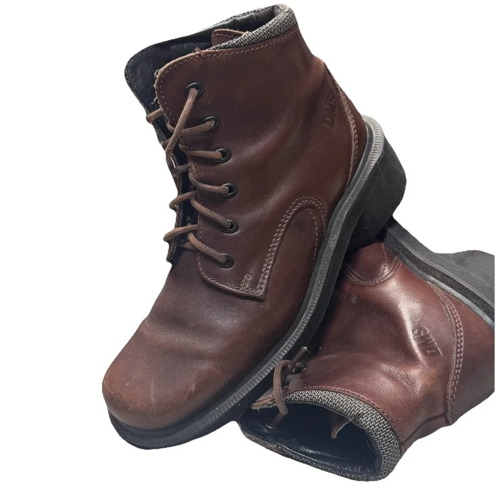 Dr. Martens us these women