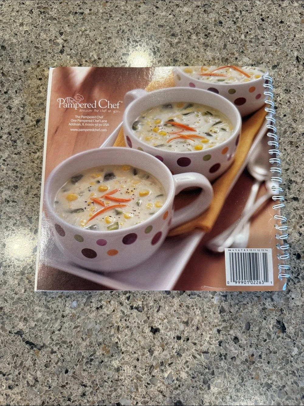 The Pampered Chef 29 Minutes to Dinner Volume 2 Cookbook - White & Green Cover