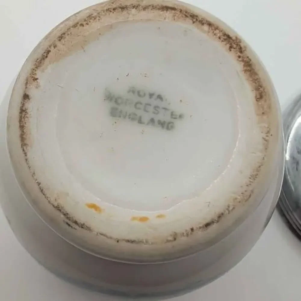 Unbranded vintage porcelain