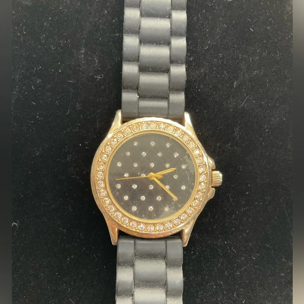 BLACK SILICONE‎ POLKA DOT FASHION WATCH