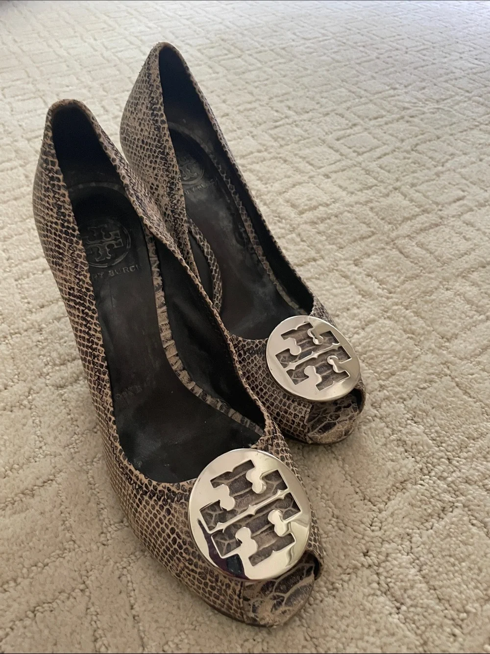 Tory Burch pump wear many