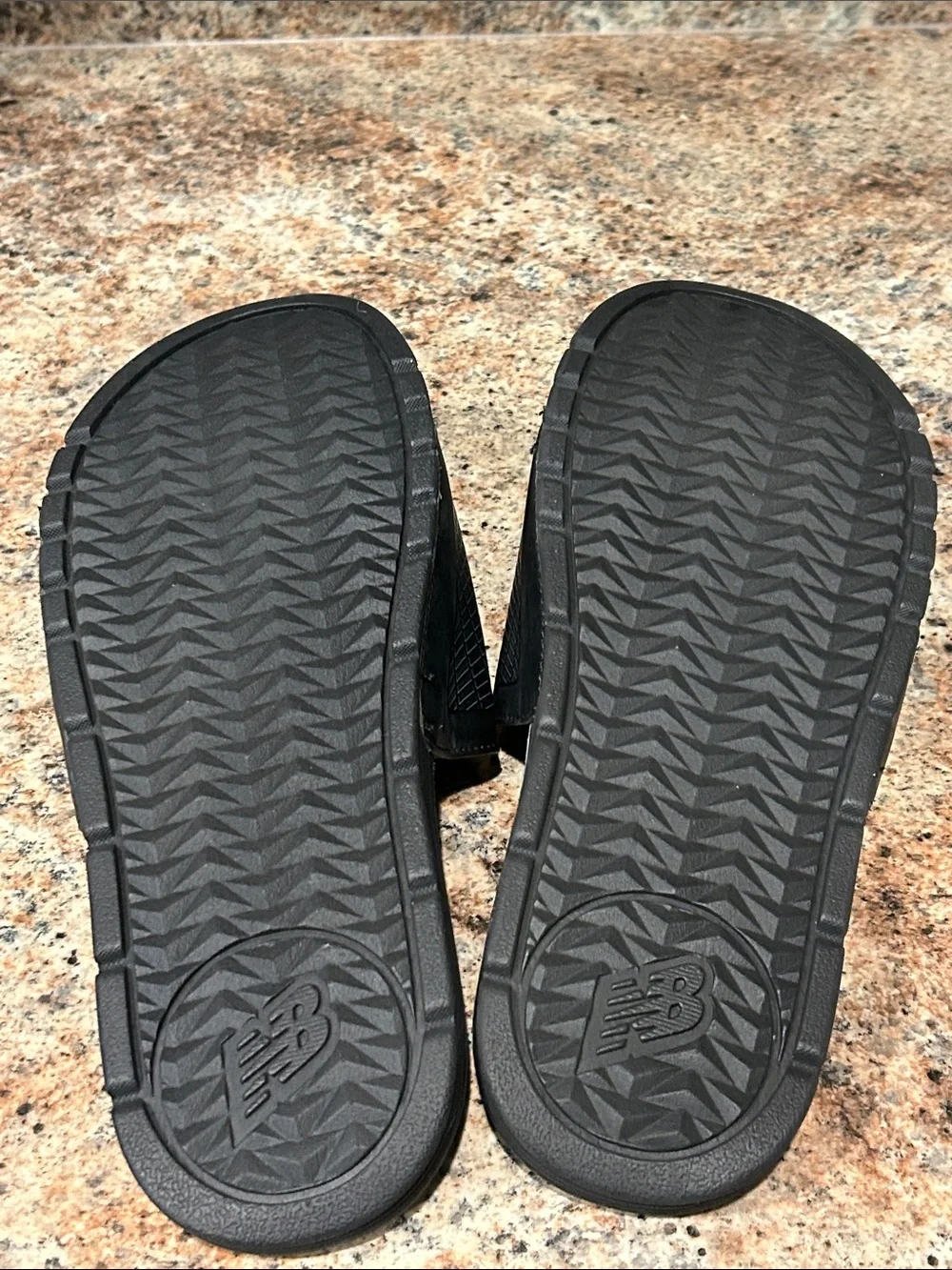 MENS New Balance Cush Slides 12 Arch Support & adjustable