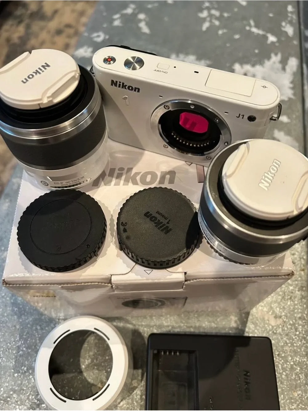 [ White Nikon 1 J1 Kit w/ 10-30mm VR Lens, Case & All Accessories