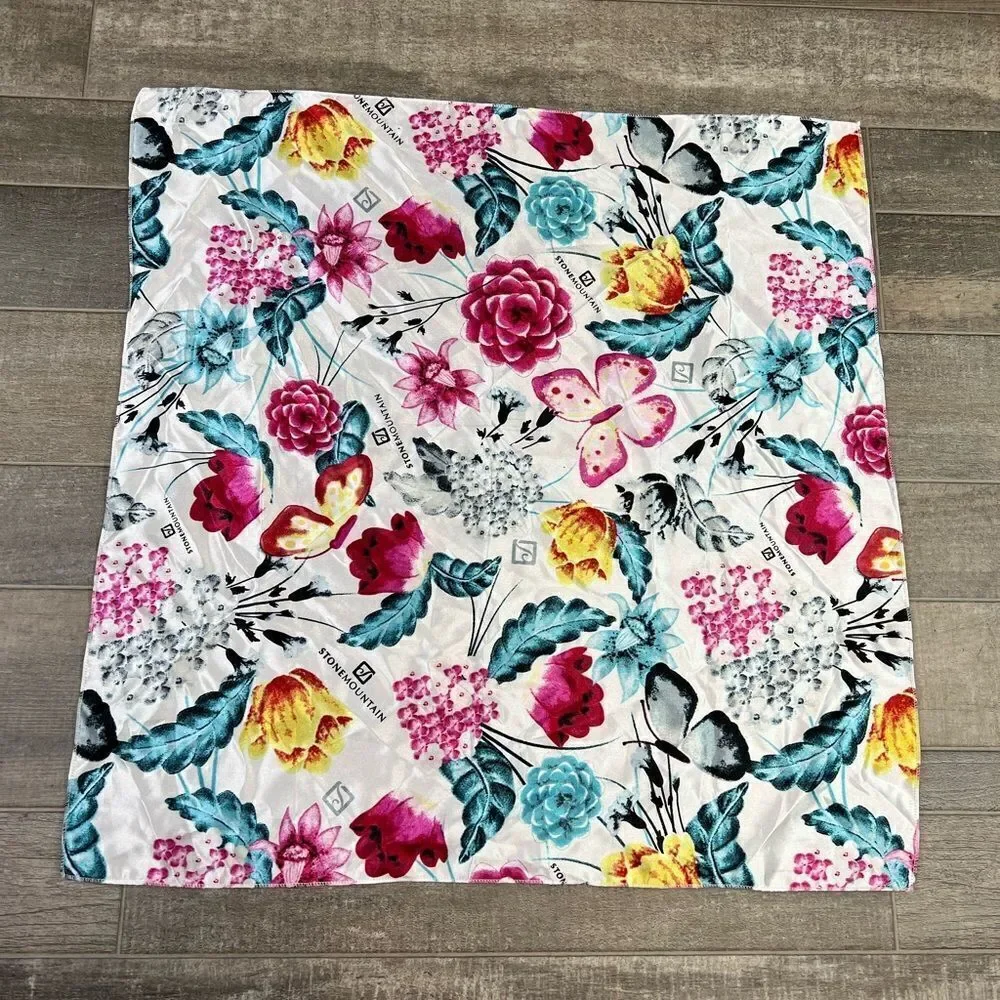 Women’s Stone Mountain white floral Butterfly scarf.