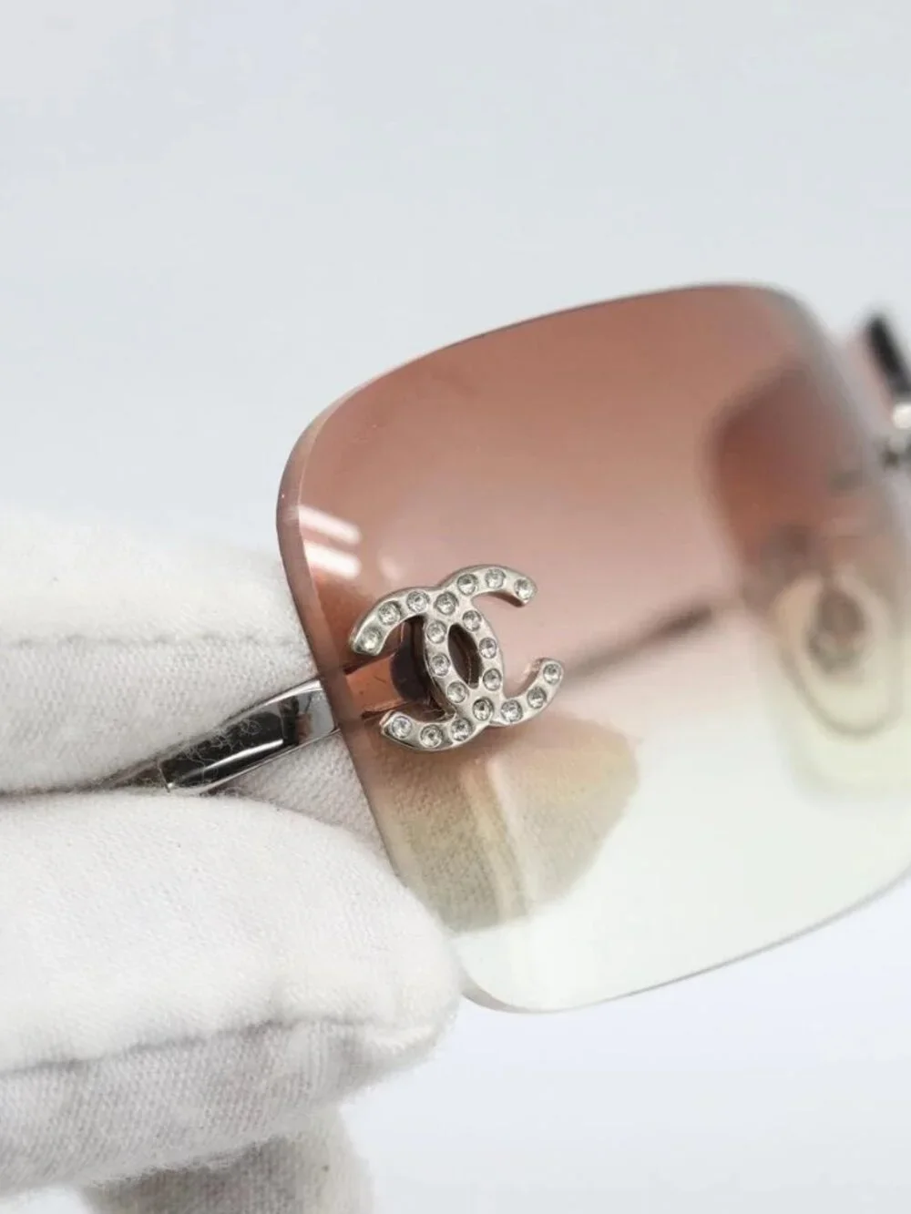 CHANEL brand	chanel color	silver