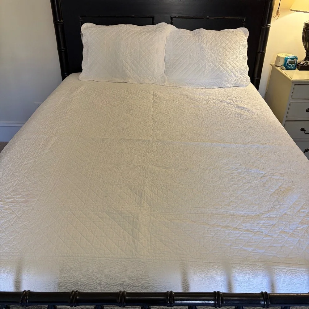 Simply Shabby Chic F/Q 3 piece coverlet set White