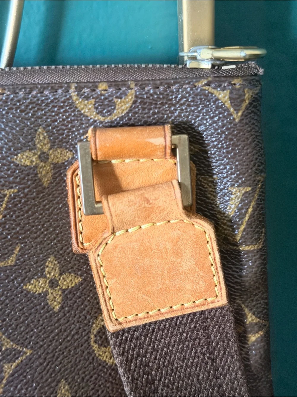 Louis Vuitton normal signs